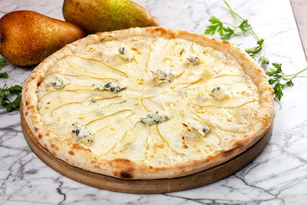 Pica su kriauše ir gorgonzola